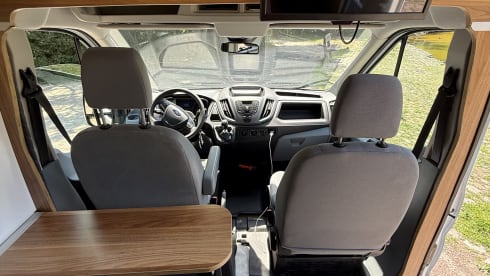 Camper – 2p Ford bus from 2015