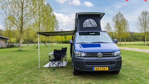 Blue 4p Volkswagen bus 