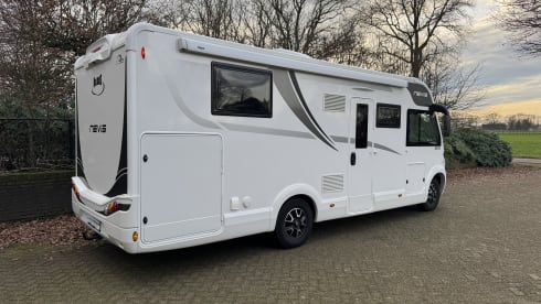Luxury McLouis camper for 4 people 