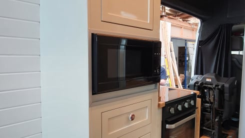 Ragianna – 4 Berth Citroën Relay 2023 OFF Grid Conversion