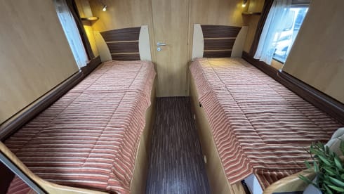 4p Renault semi-integrated uit 2009