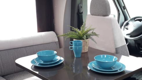 Fully and very luxuriously equipped 2 persons (max 3) Adria Matrix Suprème