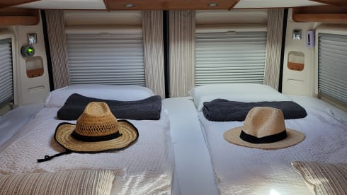 CamperTonFranka – 2p Carthago bus from 2017