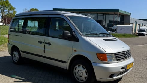 Fransiscus – 4-sitziger Mercedes-Benz Bus aus dem Jahr 1999