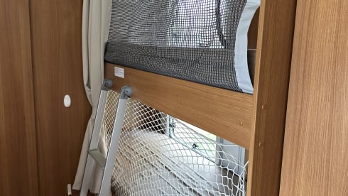 Memo – 6 person Carado alcove camper
