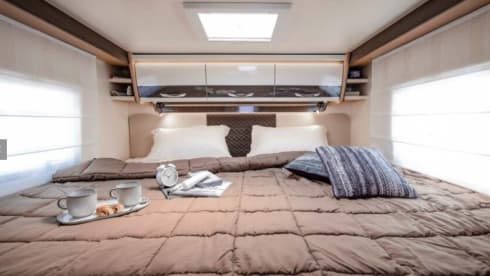 007 – Neuer Luxus-Teilintegrierter 2022 - McLouis Souvereign 473