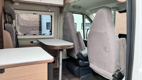 Libertad – For rent fully equipped 4-person bus camper from 2022 automatic