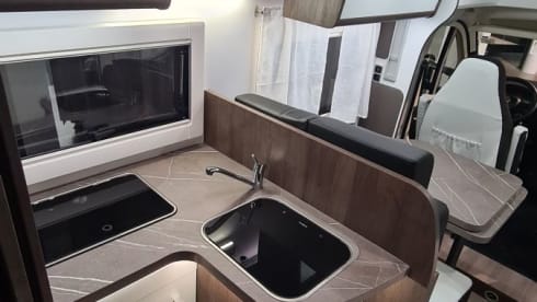 Lokatena – New Benimar Bel Air, semi-integrated with 5 seats and 5 beds