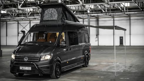 THUNDER – Stunning 2022 Luxury VW Crafter sleeps 4 - Liverpool