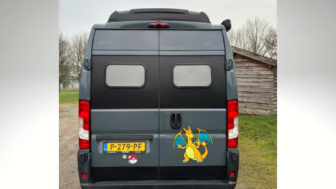 Gigi – 4p Buscamper 6 meters. Very complete and super cozy.