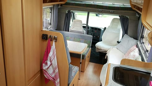 Spacious, cozy and complete family camper