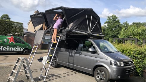 Rooftop party Van  – Happy 4 person Volkswagen party Van.