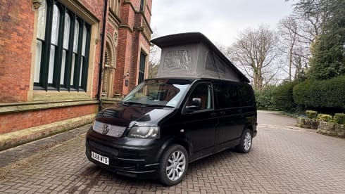 Oli  – 4 berth Volkswagen campervan from 2008