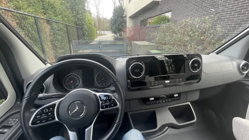 Adventurous Mercedes-Benz Hymer campervan 2p