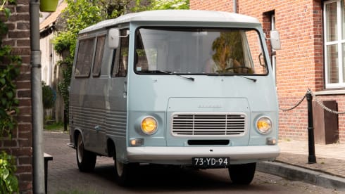Retro Peugeot J7 with refreshing interior