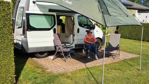 Renault Camper bus – Nice and strong campervan from 2005