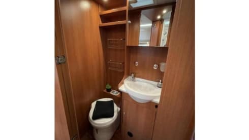Laika – Very nice luxury Laika Hymer Camper