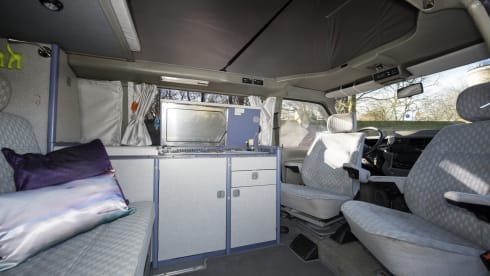 Sunset - VW T4 California with sleeping roof; vending machine