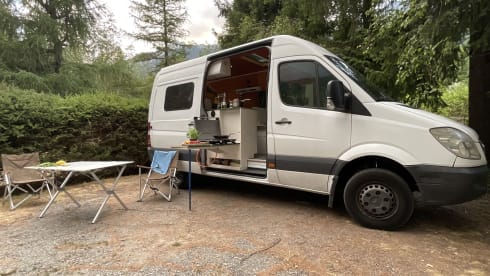 2p Mercedes-Benz bus from 2012