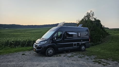 Black Rhino – Compact (5m41) Hobby K55, Automatic 150pk Fiat Ducato, with all the luxury