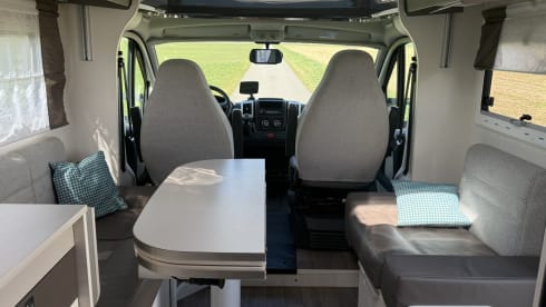 Chausson 747 – 4p Chausson semi-integrated from 2018