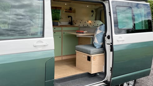 Cara Van-Netta –         Cara Van-Netta – Schotlands boetiekcamper