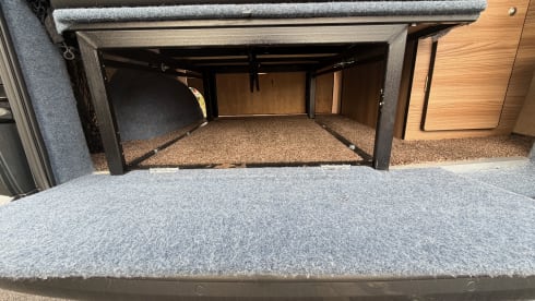 VW-Campingbus mit 2 Schlafplätzen, Baujahr 2017