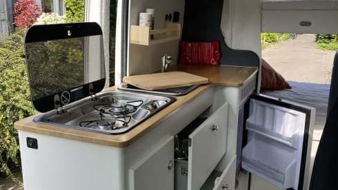 Ruimteschip 1 – Comfortable 4-person family campervan | Peugeot Boxer 2014