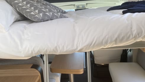 Winding Road – Camper di lusso Pilote P740FGJ del 2026 con 4 posti letto.