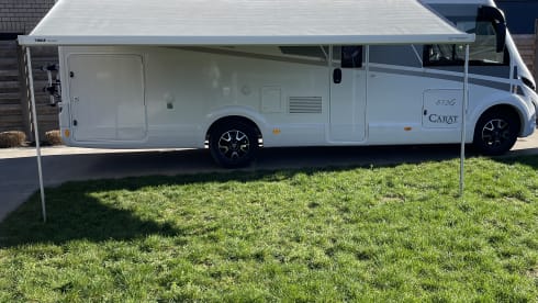 Modest – 5p McLouis Carat 873g integrated camper from 2021