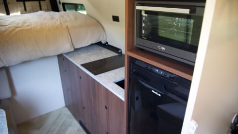 De Suite – 3p Mercedes-Benz campervan from 2024