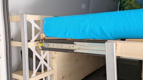 Anneliese  – Ford Transit self-conversion 2.00*1.40 longitudinal bed all-wheel drive 