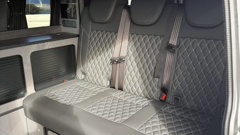 VW Campervan SWB – VW Transporter 6.1 | Camper King Brand New Conversion 
