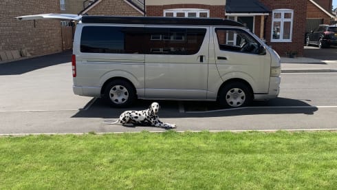 Yoshi – 4 berth Toyota campervan from 2010