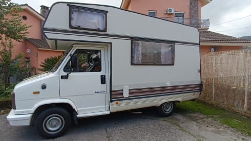 Fiat Ducato Burstner  – Travel with our Danpsy '80s!