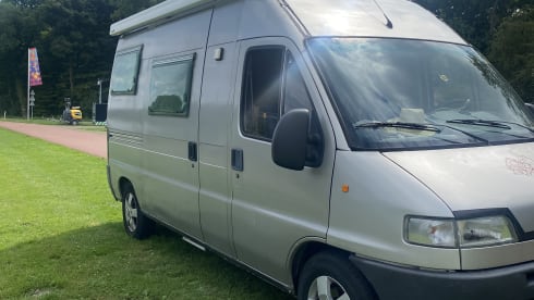 Albano – 2p Fiat campervan uit 2001