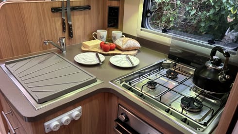 Matilda – Beautiful 4 berth 4 belt Bailey Approach 745 SE 