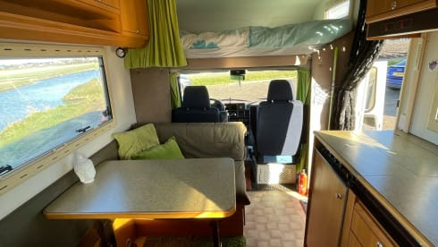 Traveller – Spacious, adventurous and reliable Fiat Ducato Traveller 6 pers.