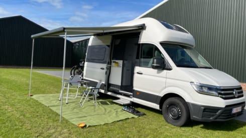 Brand new Grand California 600!
