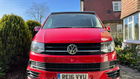 Cherry – Automatic VW T6 4 Berth Campervan with Poptop & Heater