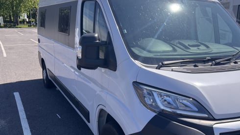 Minty B – 3 berth Peugeot campervan from 2022