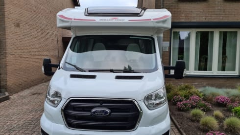 Camper Bolletje – Luxury 4p Roller Team semi-integrated from 2020