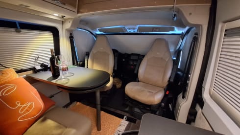 2p Adria Mobil bus uit 2018