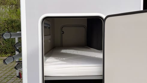 Bavarian Camper 5 – space miracle with 8 sleeping places