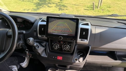 Burstner Nexxo T740 – 3p Bürstner semi-integrated uit 2015