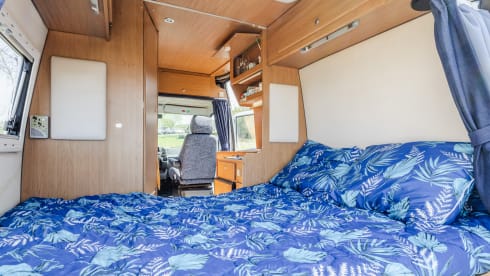 Vip camper loopt lekker met alles er op en aan makkelijk pakeren met een lengte van 5.40  – 2p Peugeot campervan from 2002