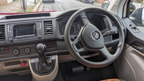 Monty – Perfect camper for get-aways great & small (4-berth VW, 2019) 