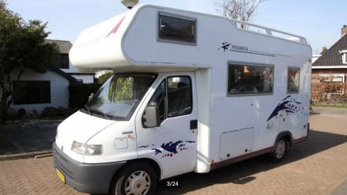 Pèpè – Very neat and spacious camper