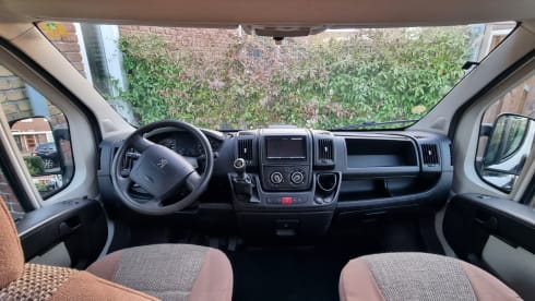 Jodokus – 2p Peugeot bus uit 2012