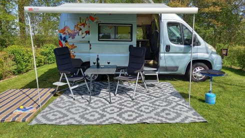Cozy and compact Peugeot Boxer.